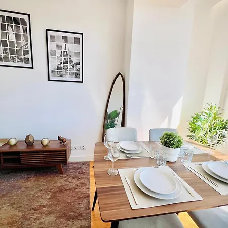 Morais A Stylish Flat For A Memorable アパート