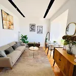 Апартаменты Morais A Stylish Flat For A Memorable