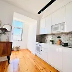 Morais A Stylish Flat For A Memorable * Лиссабон